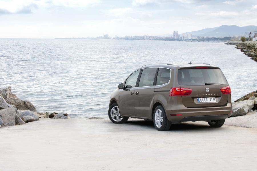  Seat Alhambra 4x4 2011 года  (фото 18 из 46)